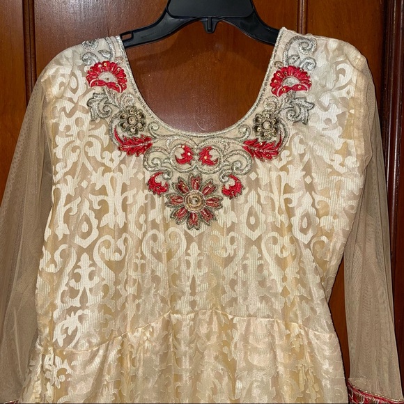 Beige and red Indian dress ❤️🥻 - Picture 5 of 5